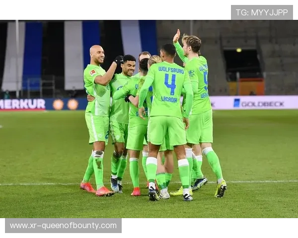 五场德甲比赛中场战罢，比分全部暂时持平